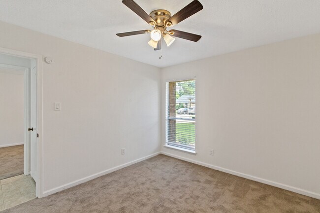 Building Photo - 7019 Yardley Dr