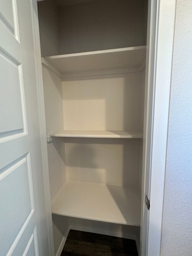 Building Photo - *Pre-leasing* Three Bedroom | Two Bathroom...