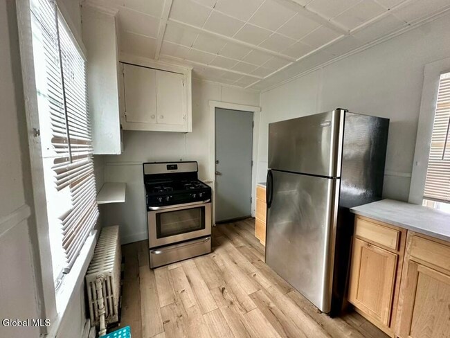 Building Photo - 83 14th St