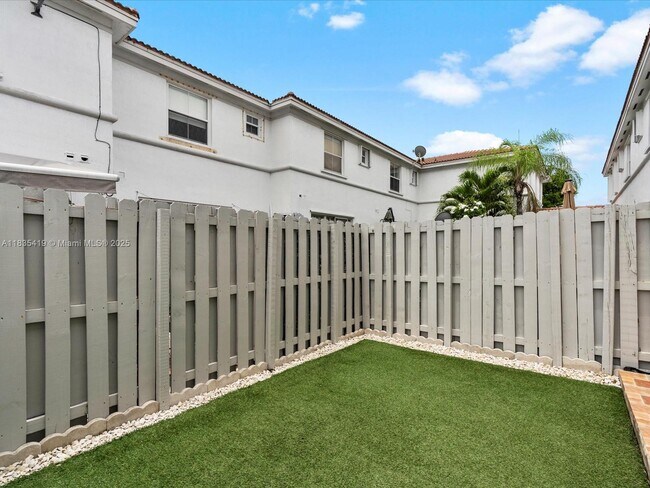 Building Photo - 15568 SW 39th St
