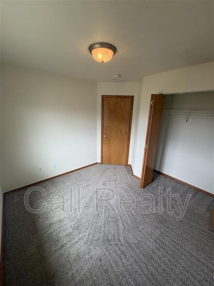 Building Photo - 18716 E Augusta Ct