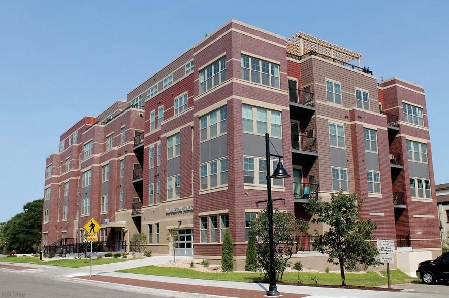 Interior Photo - Middleton Station