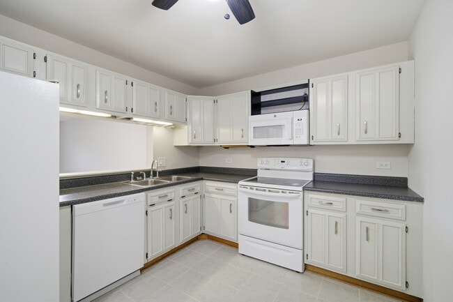 Building Photo - 1255 N Sterling Ave