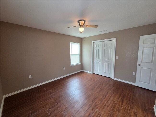 Building Photo - 438 Spence Ln
