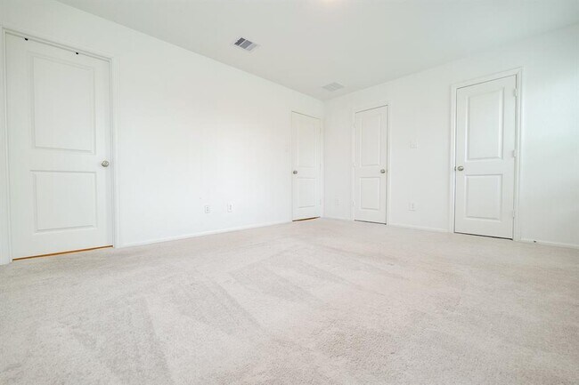 Building Photo - 2909 Mallorca Dr