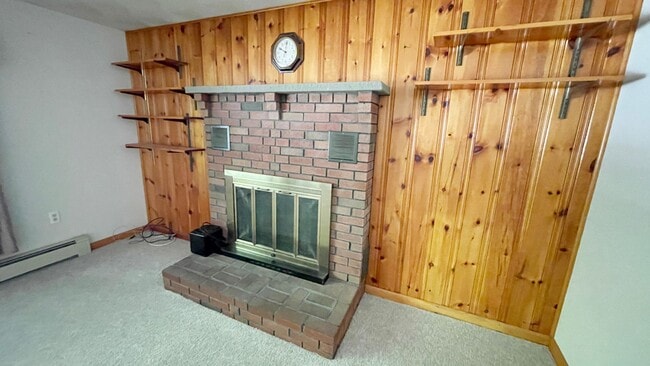Building Photo - 3 BR House on a Lake 1.5 Baths