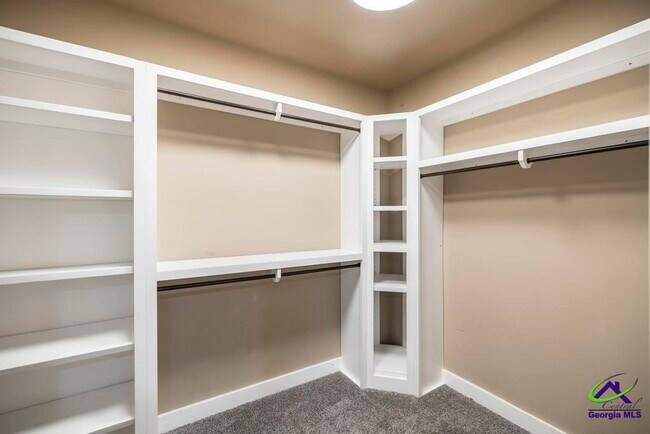 Building Photo - 107 Grand View Ave