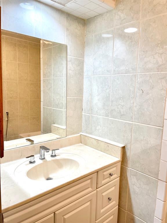 Building Photo - 3258 Meadway Dr
