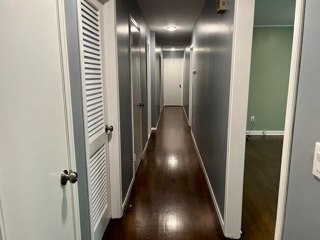 Building Photo - 88 Towerview Dr