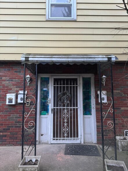 Building Photo - 89 McAdoo Ave