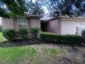 Building Photo - 307 Green Slope Ln