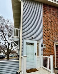 Building Photo - 330 Hampton Ct