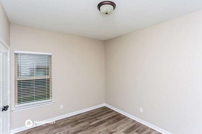 Building Photo - 505 Jr Stoff Dr