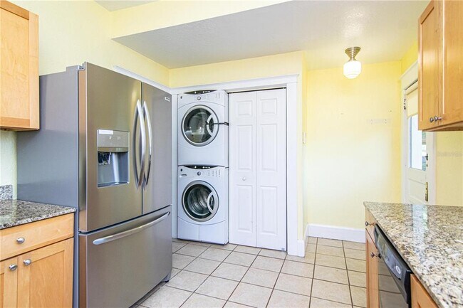 Building Photo - 310 E Idlewild Ave