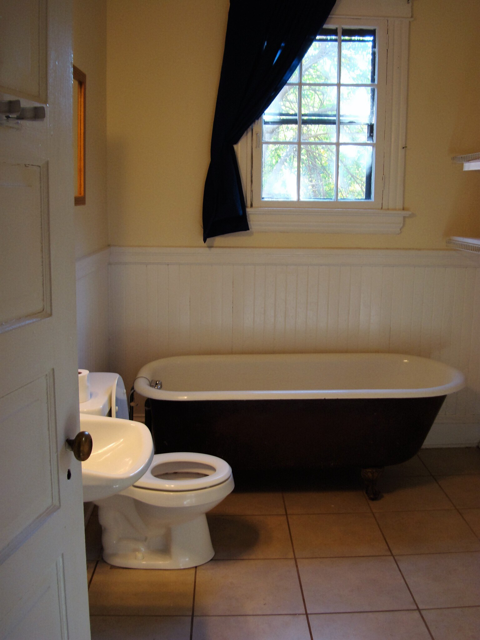 Building Photo - 309 W Council St