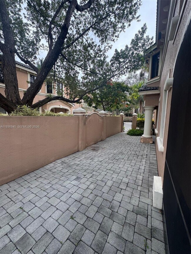 Building Photo - 2643 Center Ct Dr