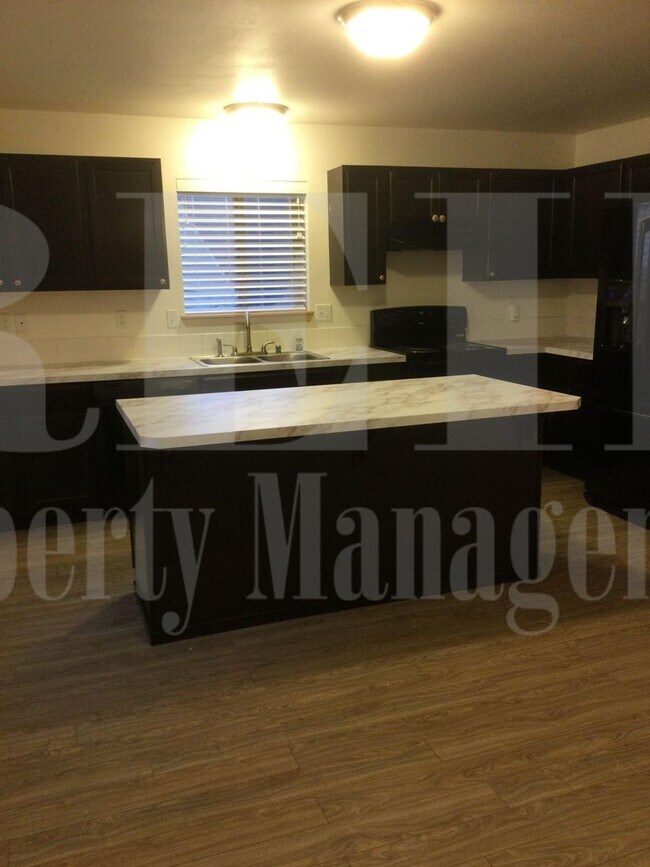 Building Photo - Mountain Views - 3 Bedroom Poulsbo Rambler