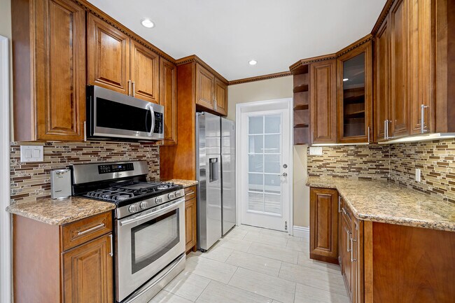 Kitchen Newly Remodeled - 4839 Lowell Ave