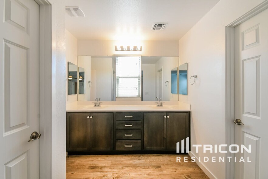 Building Photo - 4811 S Nageli