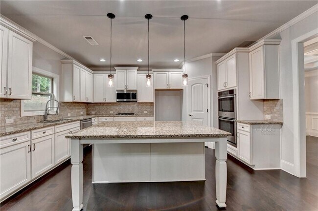 Building Photo - 9270 Colham Dr
