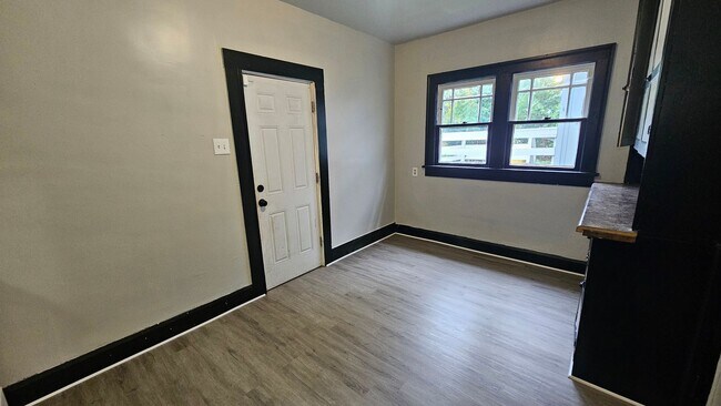 Building Photo - 52-56 Rowland