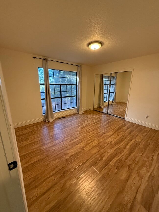 Building Photo - 12490 Erin Dr