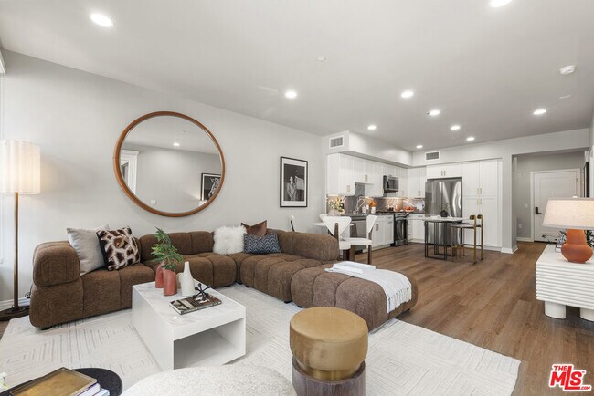 Building Photo - 7428 Santa Monica Blvd