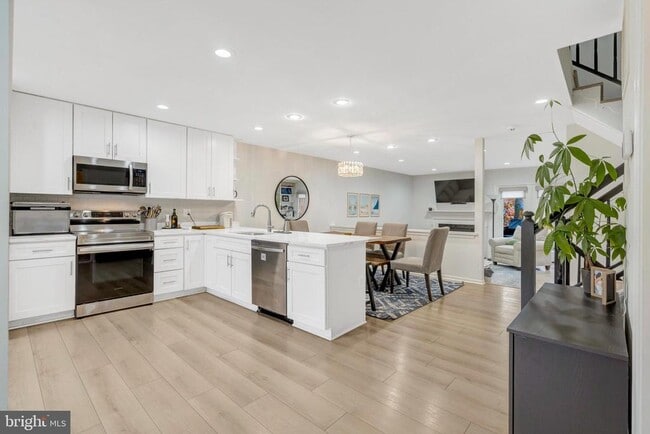 Building Photo - 12552 Garland Tree Ct