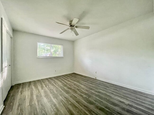 Building Photo - 312 W William Cannon Dr