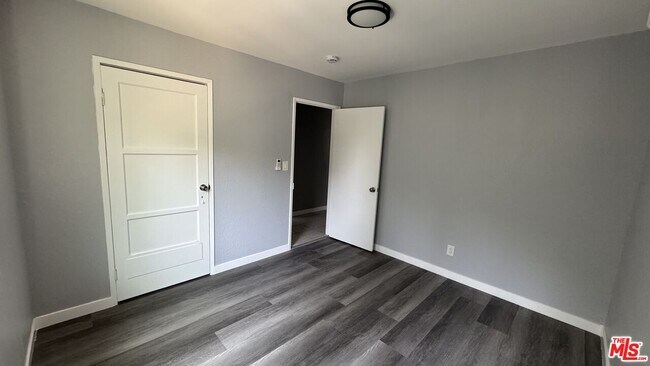 Building Photo - 1255 Velasco St
