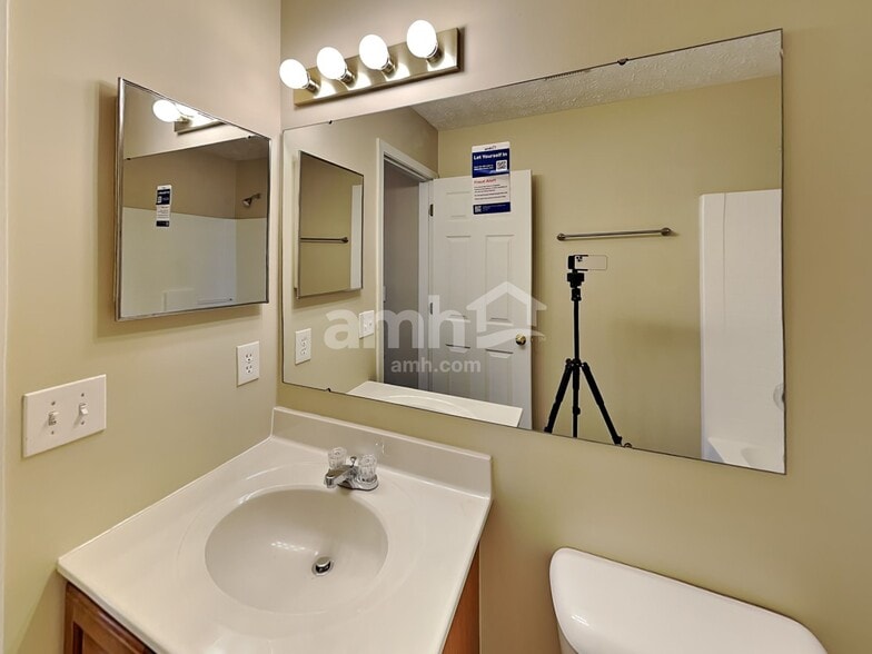 Building Photo - 35 Langtree Dr