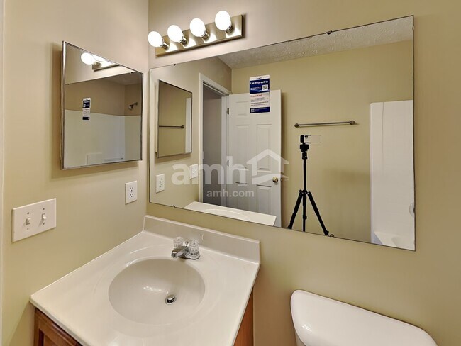 Building Photo - 35 Langtree Dr