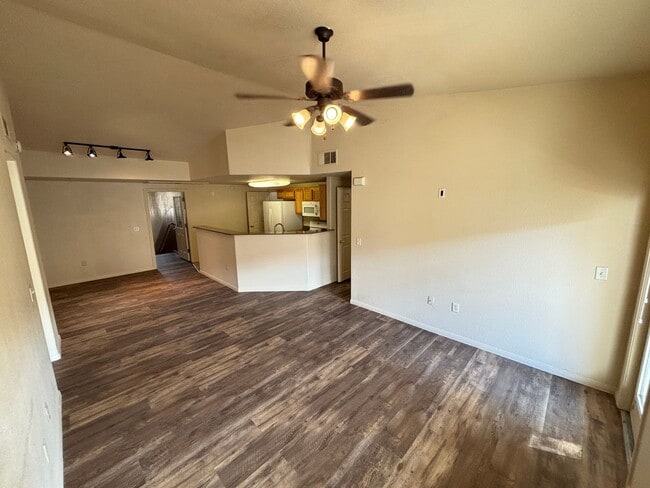 Building Photo - Fantastic 2Bed/2Bath Condo in Southwest Area