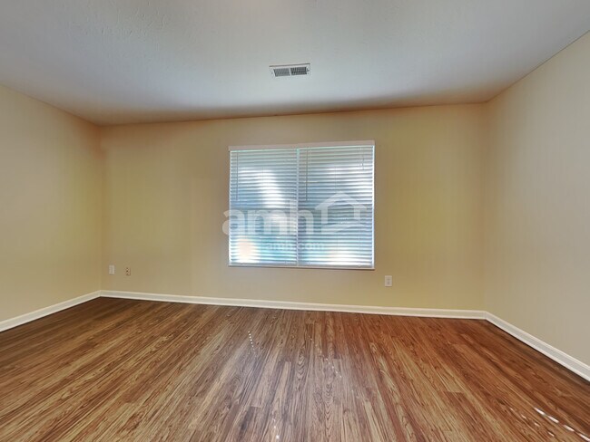 Building Photo - 2051 River Birch Dr