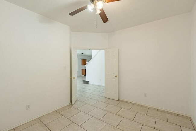Building Photo - 1016 Tom Seaver Pl