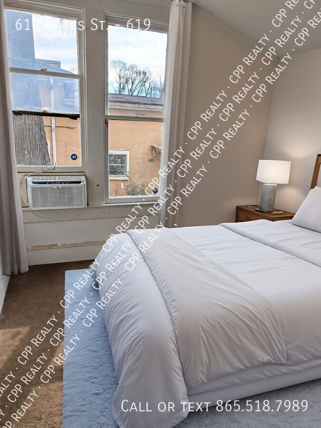 Building Photo - 619 Cates St