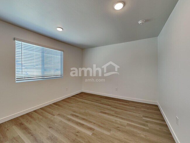 Building Photo - 12615 W Flynn Ln