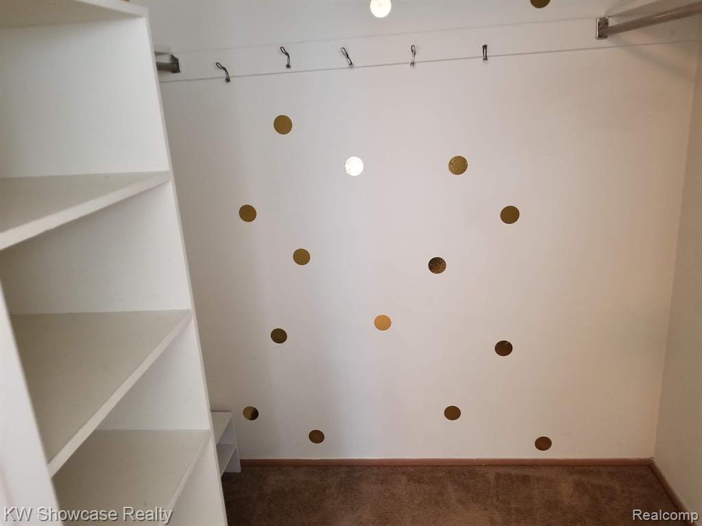 Walk in closet - 630 Ann St