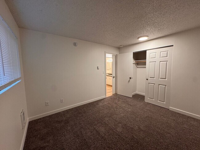 Building Photo - DESIRABLE MILLWOOD NEIGHBORHOOD ON TREE LINED STREET