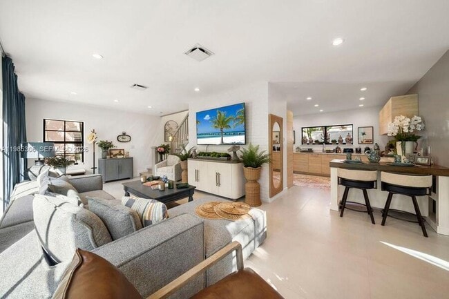 Building Photo - 151 NE 43rd St