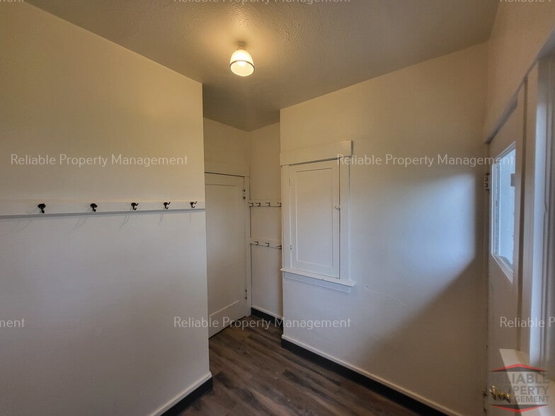 Building Photo - 283 4th St