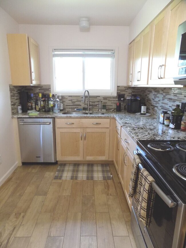 Building Photo - 324 Butch Cassidy Dr