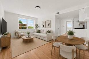 Building Photo - 5440 Fifth Ave
