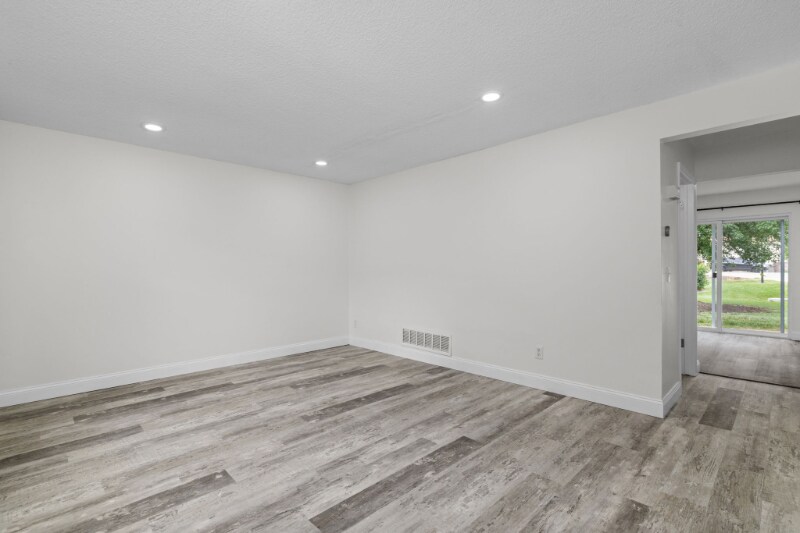 Building Photo - 1328 Sunny Slope Dr