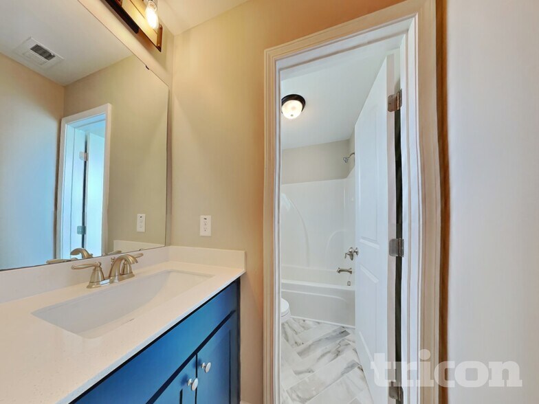 Building Photo - 26 Fish Whistle Ct