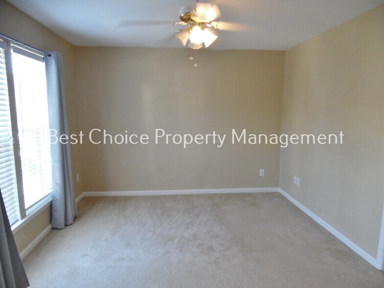 Building Photo - 354 Moonstone Dr