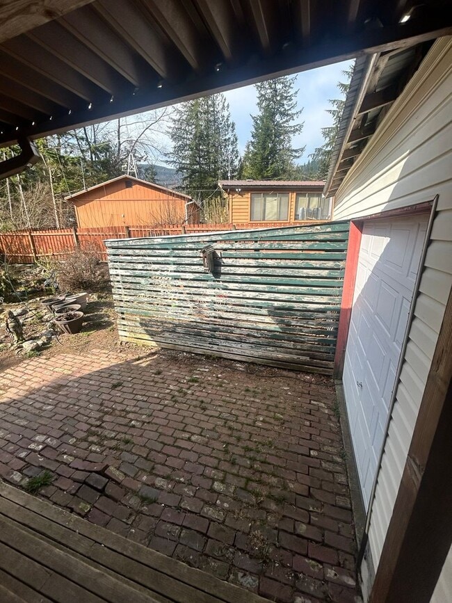 Building Photo - Adorable 2 Bedroom House for Rent in Maple...