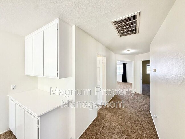 Building Photo - 37168 Santa Rosa Glen Dr