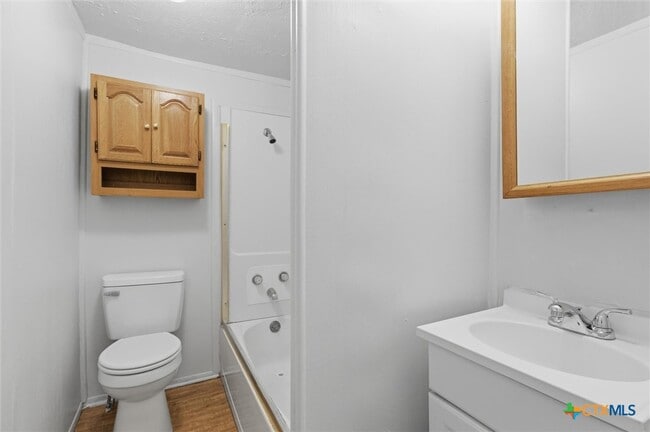 Building Photo - 212 Salinas Rd