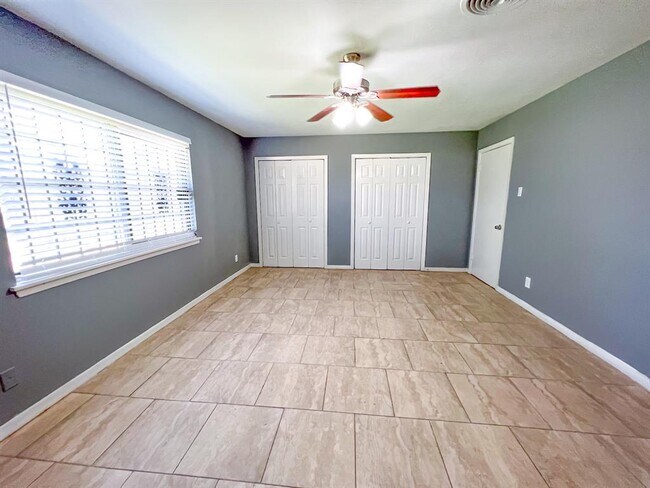 Building Photo - 2815 Monticello Dr